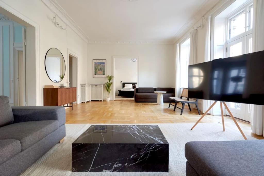 Moderen And Sleek 3Br With Bath By The Lakes And Metro 코펜하겐 외부 사진